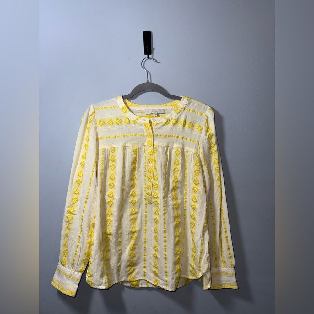 LOFT women’s yellow and cream embroidered half buttoned top size medium EUC